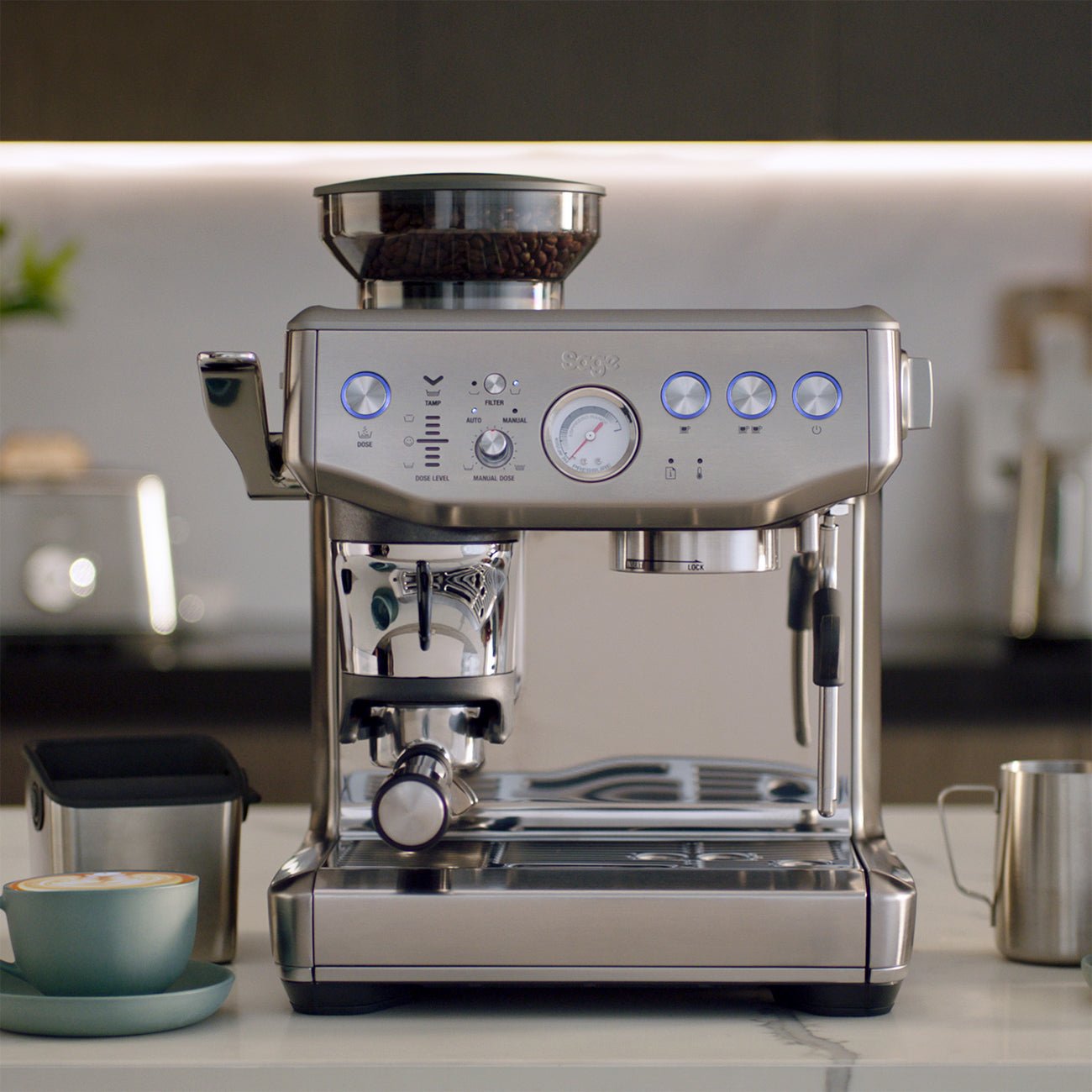 Premium espresso machines from top brands like Sage, De’Longhi, and Jura for your home barista setup in the UK.